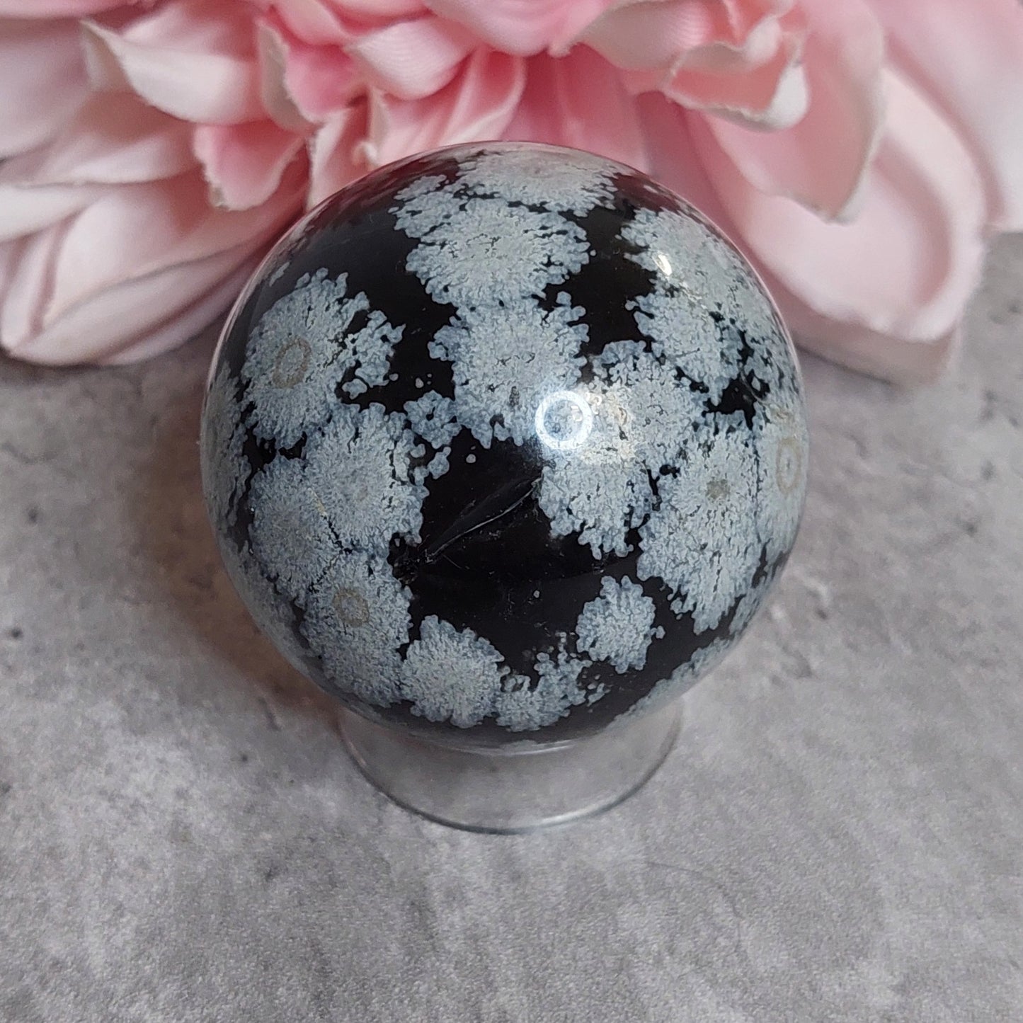 Pallo, lumihiutaleobsidiaani 5cm