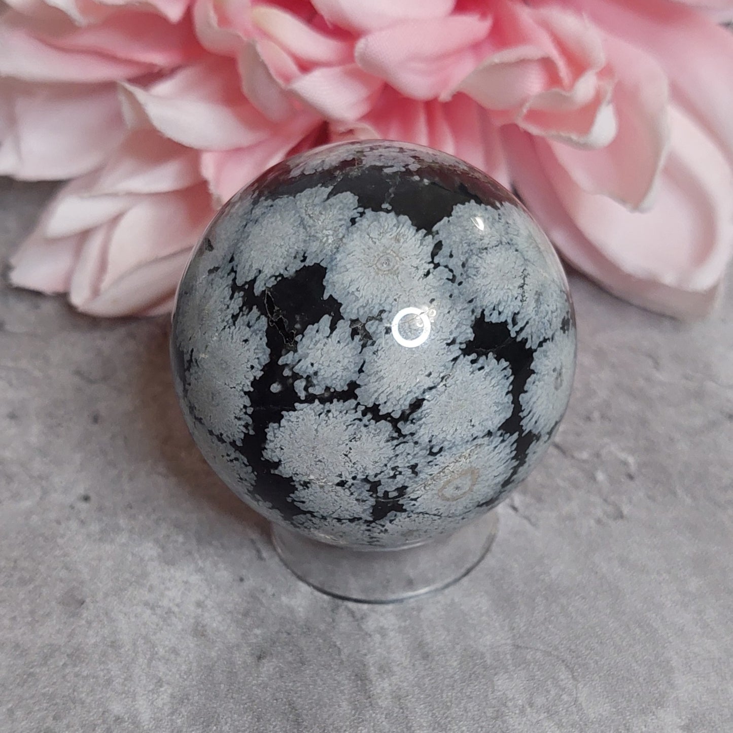Pallo, lumihiutaleobsidiaani 5cm