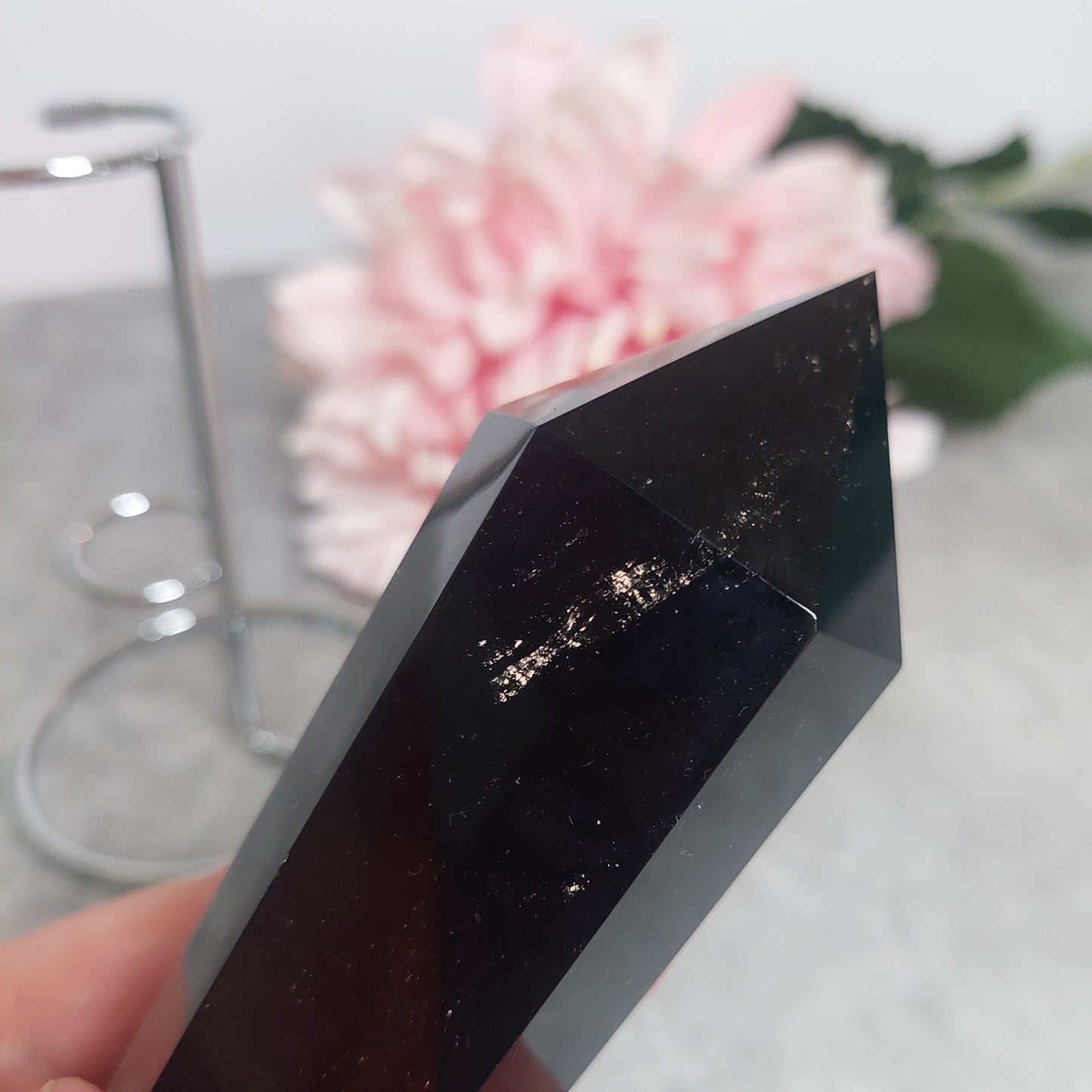 Obsidiaani wand telineellä II-laatu