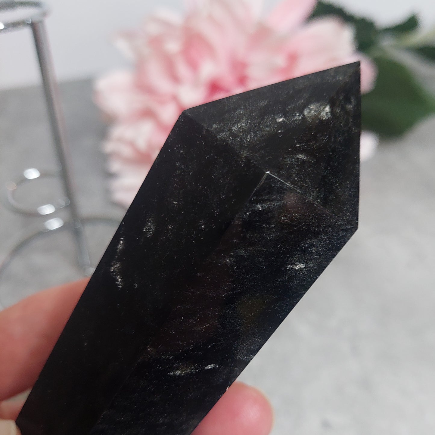 Obsidiaani wand telineellä II-laatu