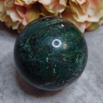 Pallo, Chinese emerald 6,1cm