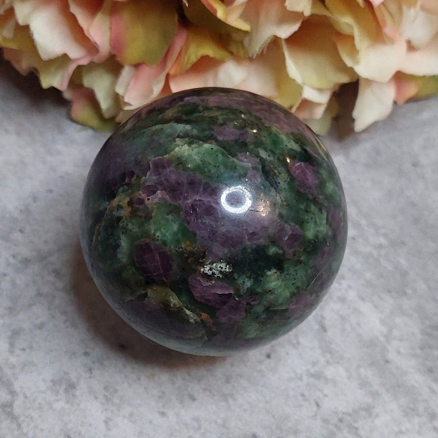 Pallo, ruby fuksiitti 5,3cm