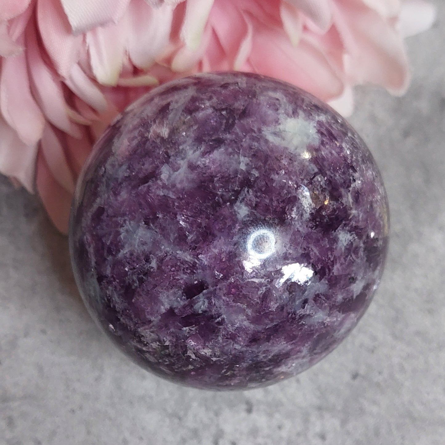 Pallo, lepidoliitti 6,2cm