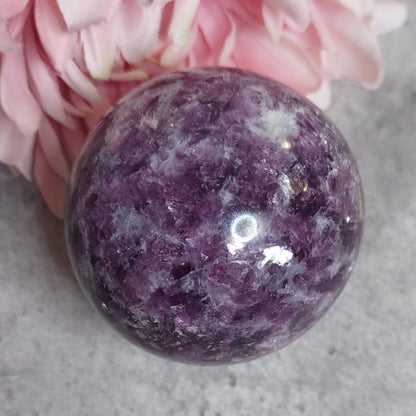 Pallo, lepidoliitti 6,2cm