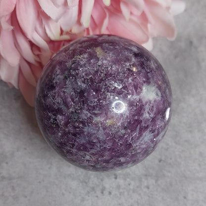 Pallo, lepidoliitti 6,2cm