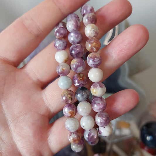 Rannekoru 8mm violetti mica kvartsissa