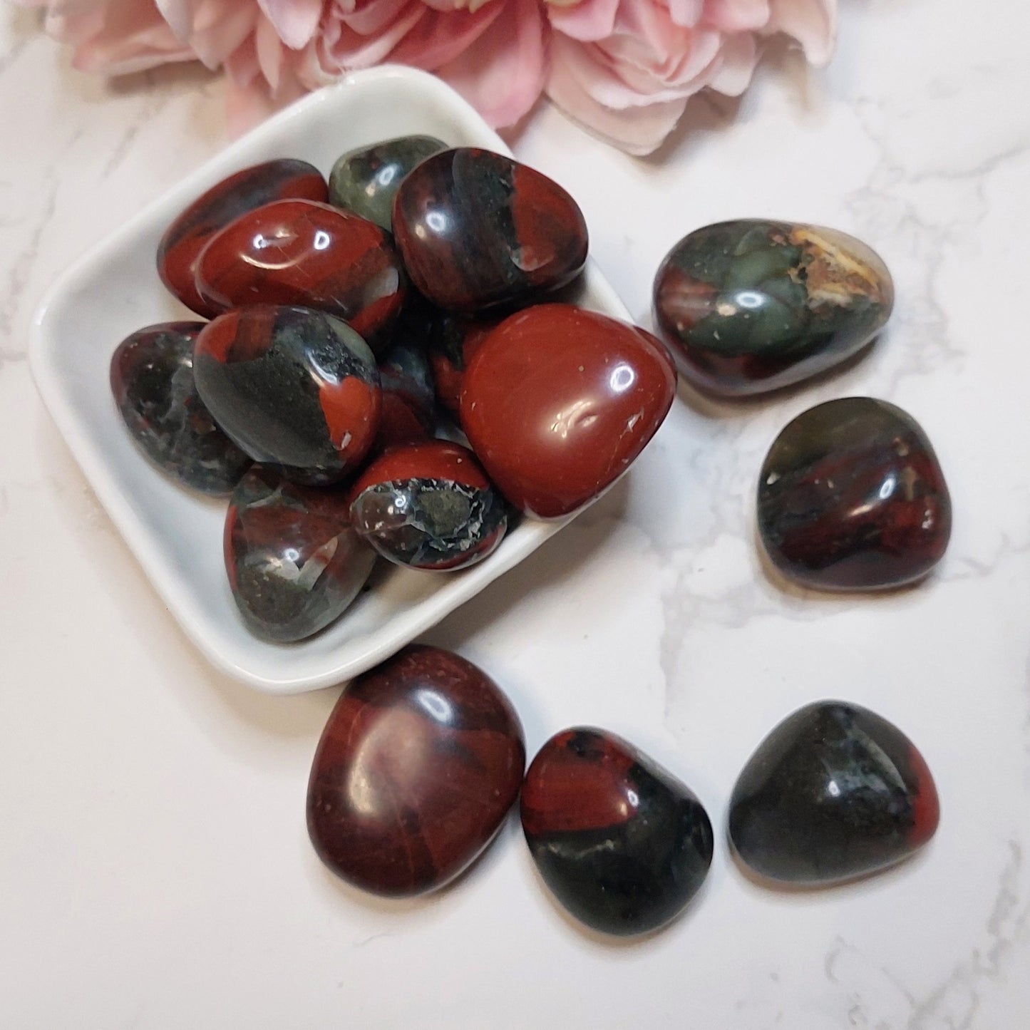 Rumpuhiottu african blood stone