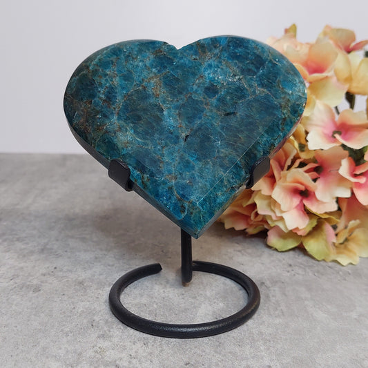 Apatiitti sydän jalassa