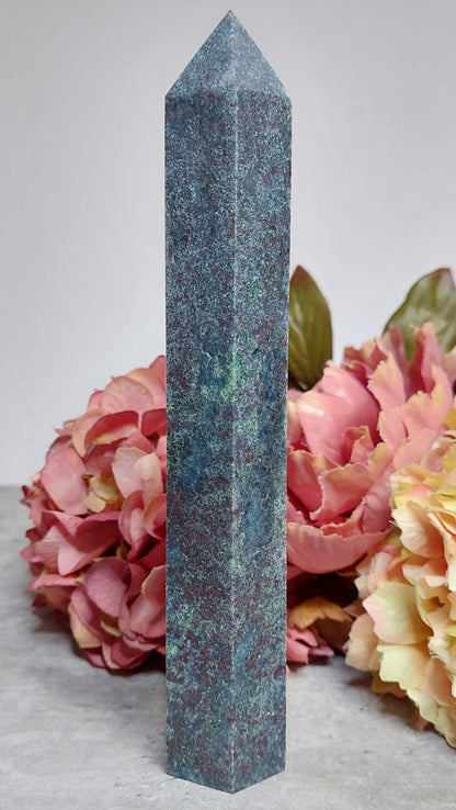 Torni, ruby-kyaniitti 20cm