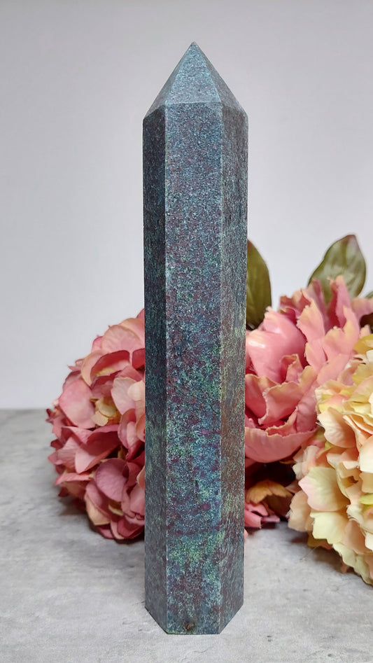 Torni, ruby-kyaniitti 20cm