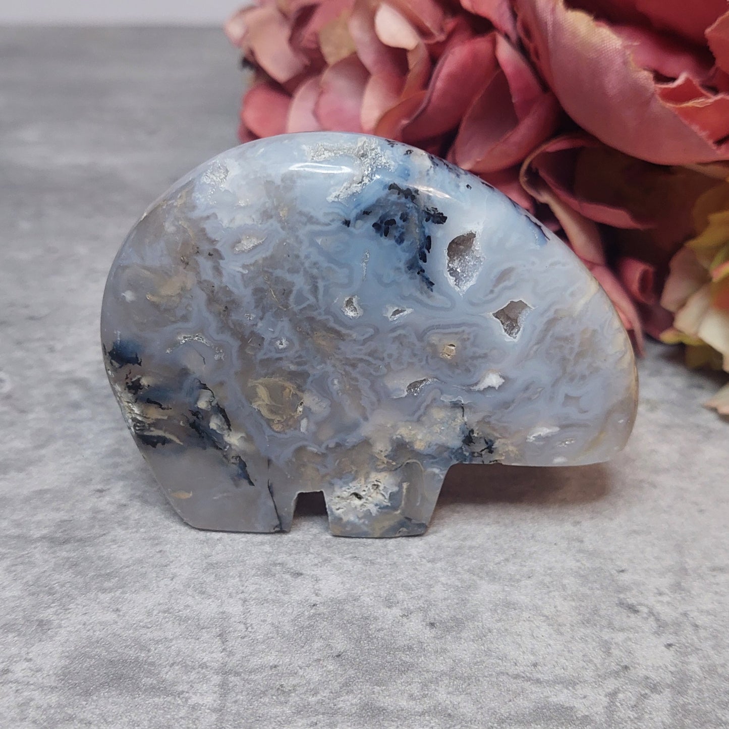 Karhu, "zuni" Dentriittinen akaatti Indonesia