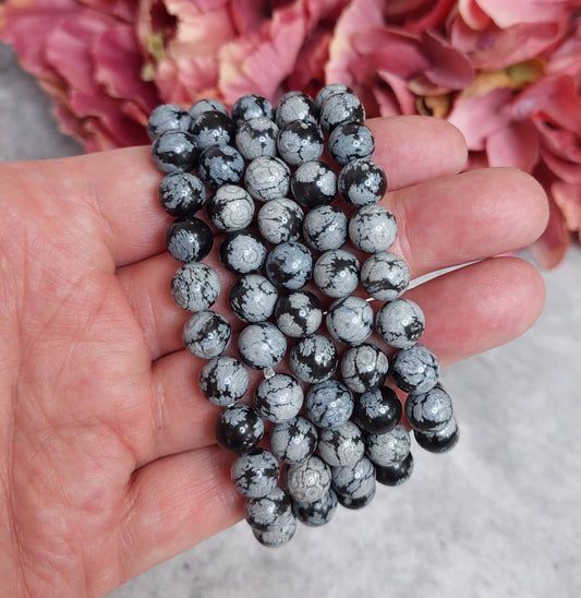 Rannekoru 8mm lumihiutaleobsidiaani
